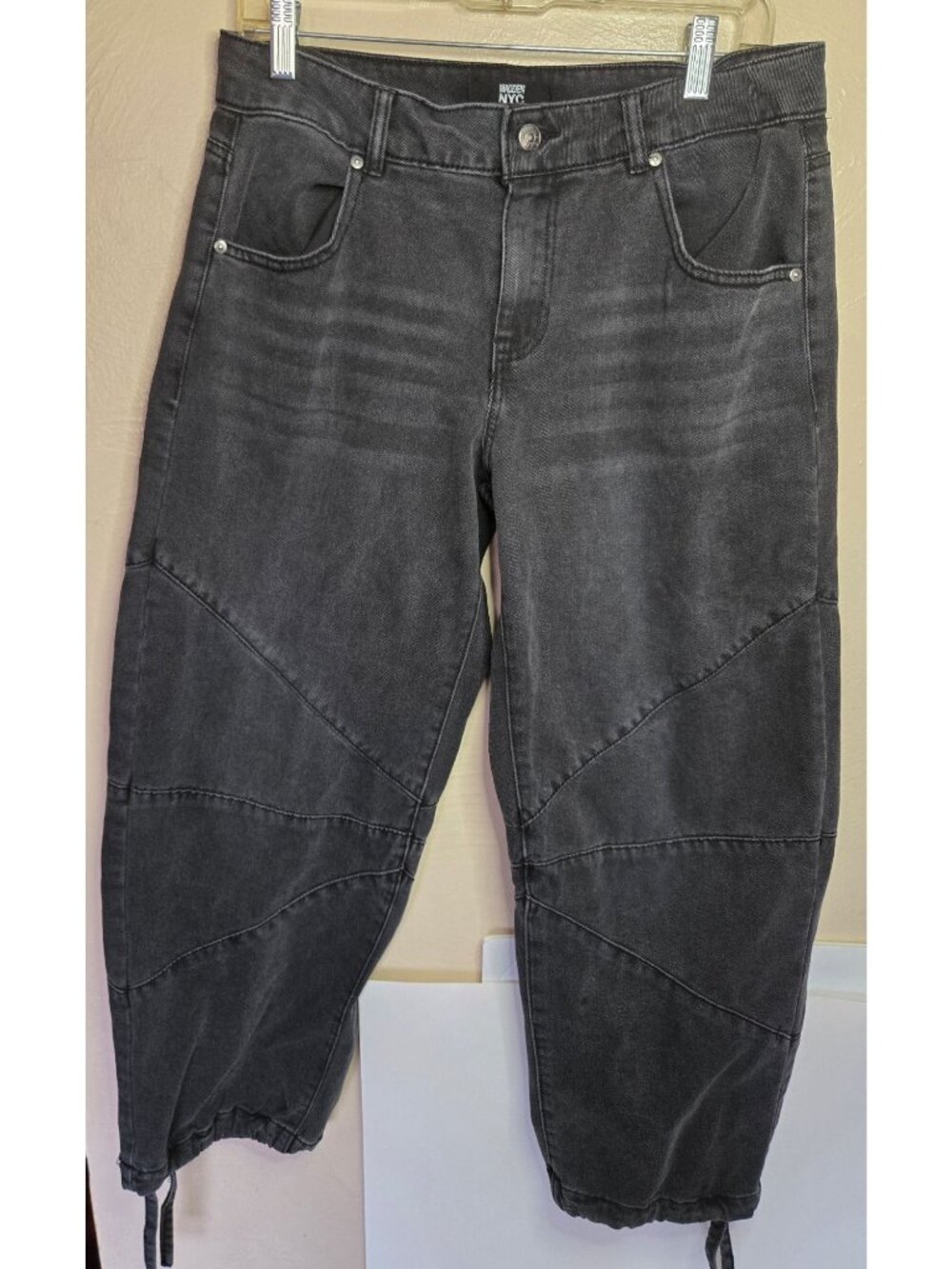 Madden NYC Ladies Black Washed Barrel Leg Drawstring Hem Denim Jeans Sz 10